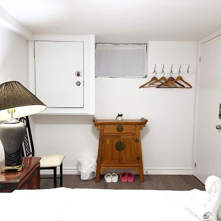 Simple & Tidy Private Rooms Toronto Extérieur photo