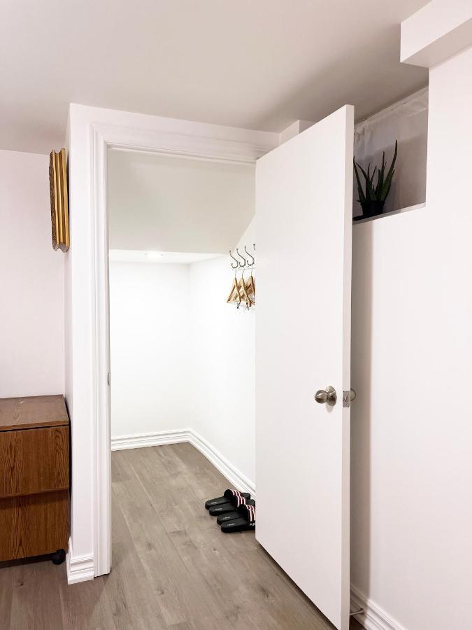 Simple & Tidy Private Rooms Toronto Extérieur photo